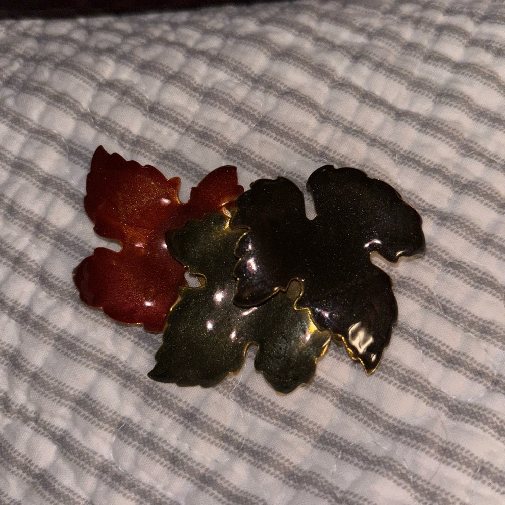 Elegant Leaf Brooch in Fall colors